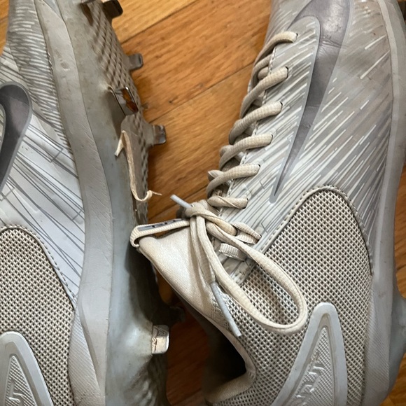 Nike Mike Trout Cleats - Picture 3 of 7